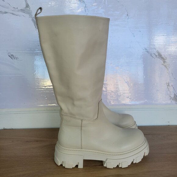 Steve Madden Leather Knee-High Chunky Sole Leather Boots Women's Size 6 Beige - Picture 4 of 7
